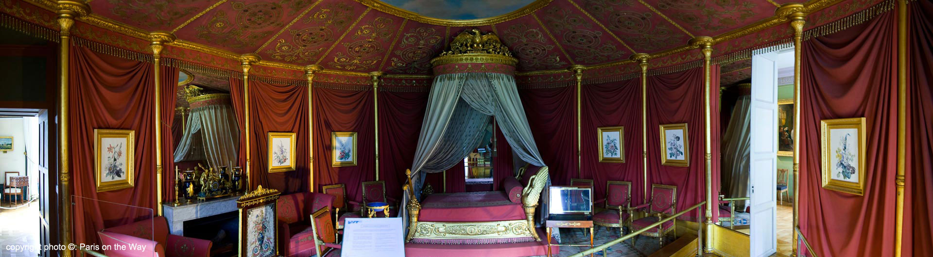 THE EMPRESS’S BEDROOM CHAMBER
